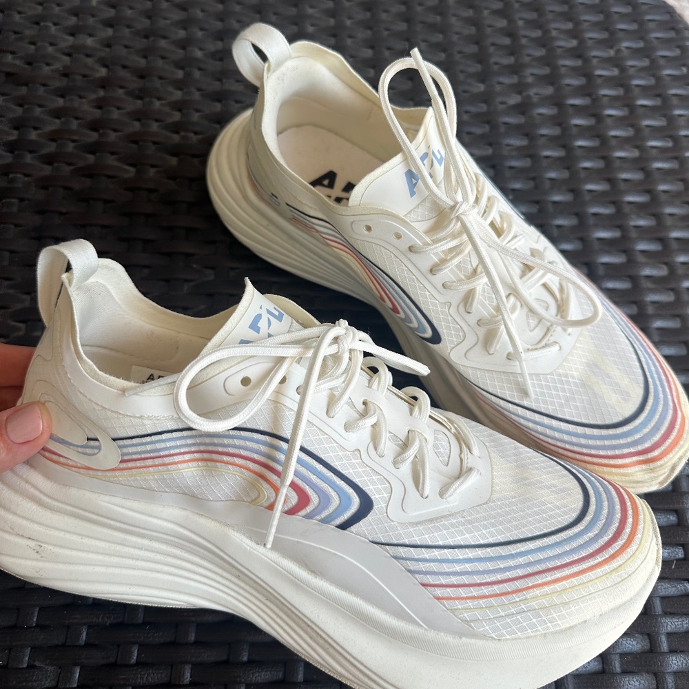 APL women’s streamline sneakers size 8 NEW
